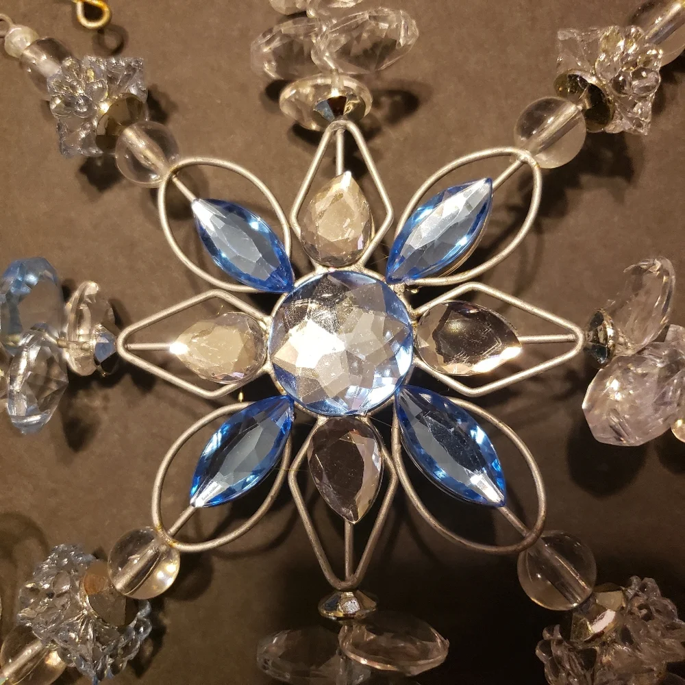 Handmade snowflake ornaments Set of 7 - Picture 9 of 12